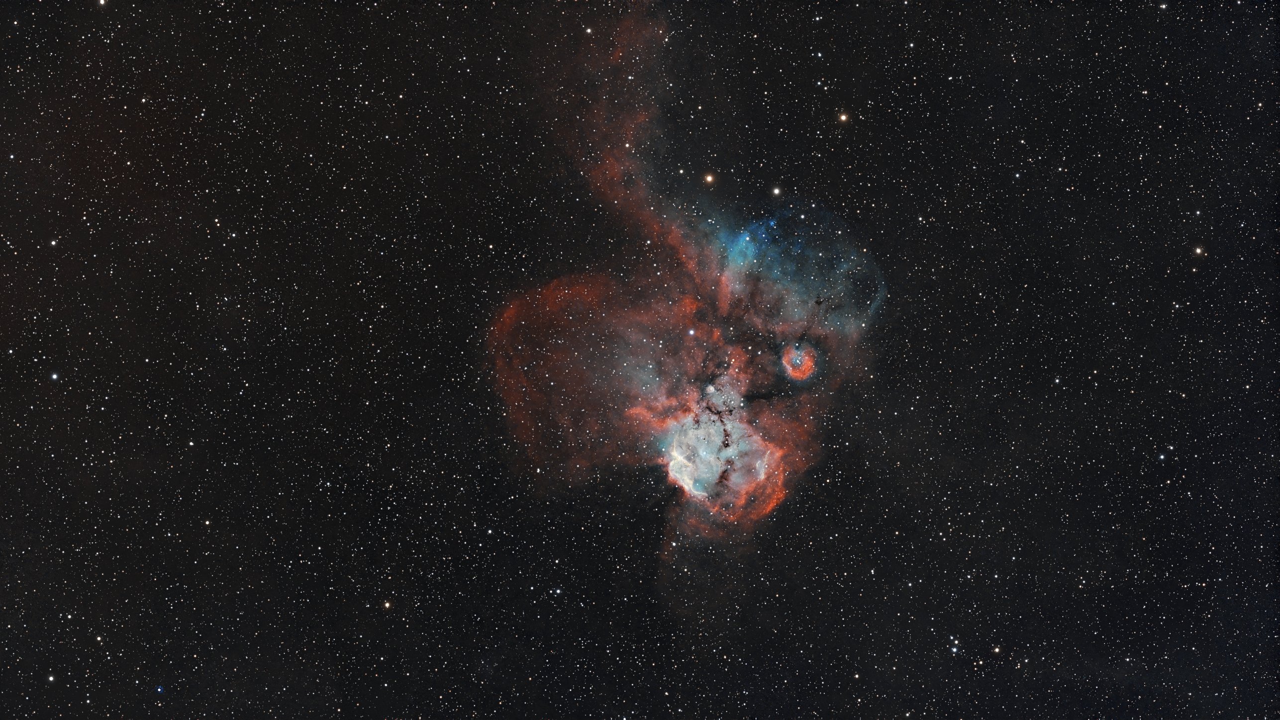 NGC 2467 Nebuleuse de la tete de mort et des tibias, 33x300s - Askar 71F et ASI585MC